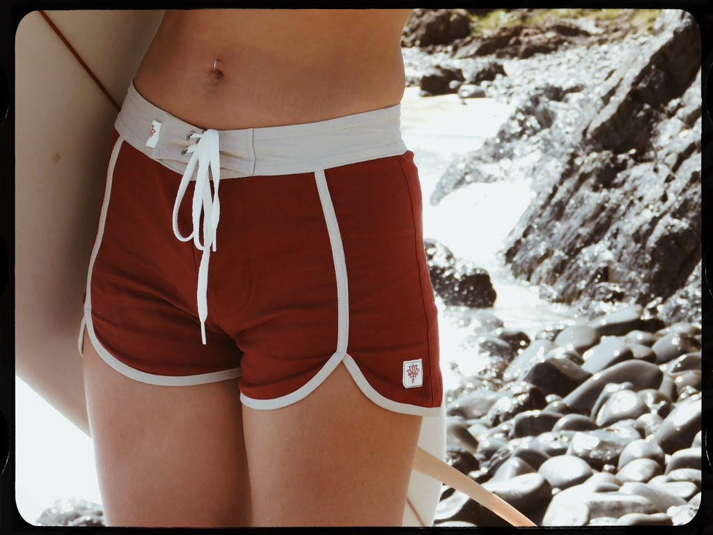 Scoop Short - Red/Off White